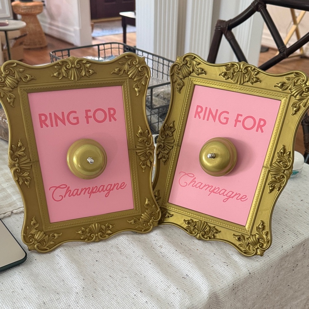 Pair of Ring For Champagne Signs - Picture 4 of 6